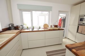 Photo 19- click for photo gallery